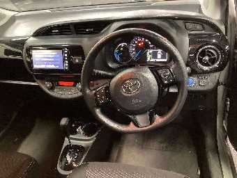 TOYOTA VITZ 2019 Image 7