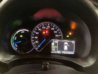 TOYOTA VITZ 2019 Image 8
