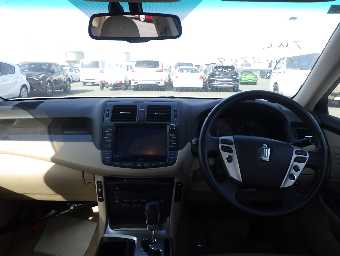 TOYOTA CROWN HYBRID 2011 Image 8
