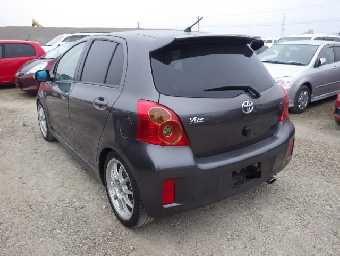 TOYOTA VITZ 2009 Image 4