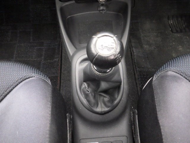 TOYOTA VITZ 2009 Image 21