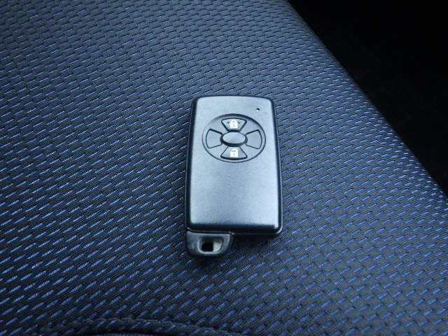 TOYOTA VITZ 2009 Image 23