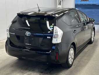 TOYOTA PRIUS ALPHA 2014 Image 2