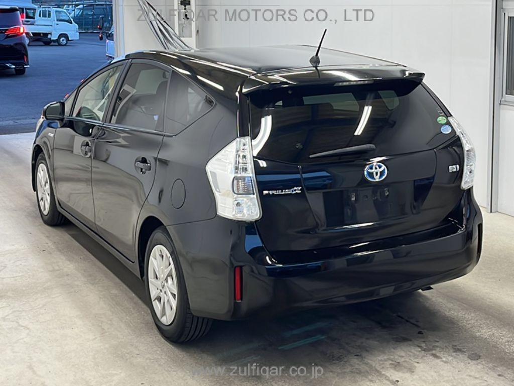 TOYOTA PRIUS ALPHA 2014 Image 5