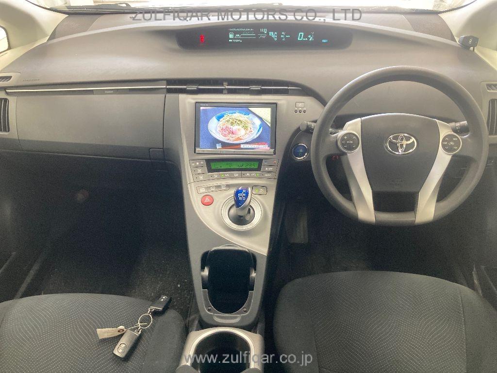 TOYOTA PRIUS 2014 Image 3