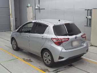 TOYOTA VITZ 2017 Image 6