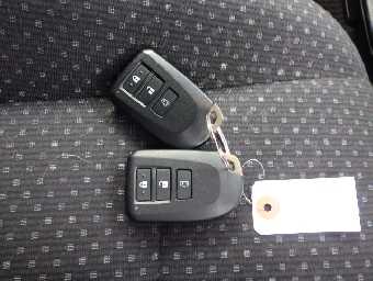 TOYOTA SPADE 2017 Image 9