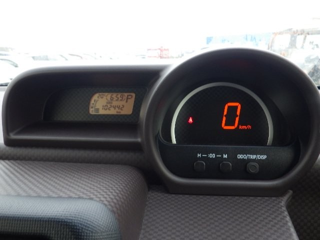 TOYOTA SPADE 2017 Image 20