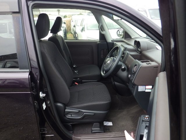 TOYOTA SPADE 2017 Image 22