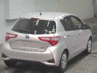 TOYOTA VITZ 2018 Image 5