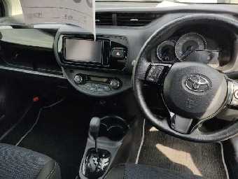 TOYOTA VITZ 2018 Image 6