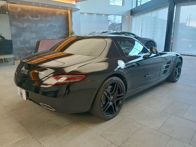 MERCEDES BENZ SLS AMG 2010 Image 19