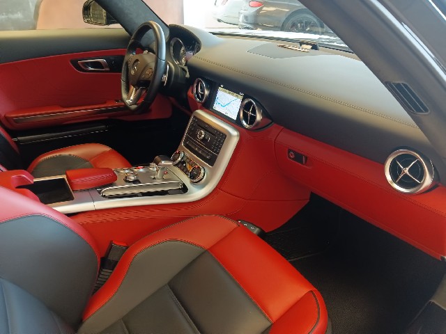 MERCEDES BENZ SLS AMG 2010 Image 30
