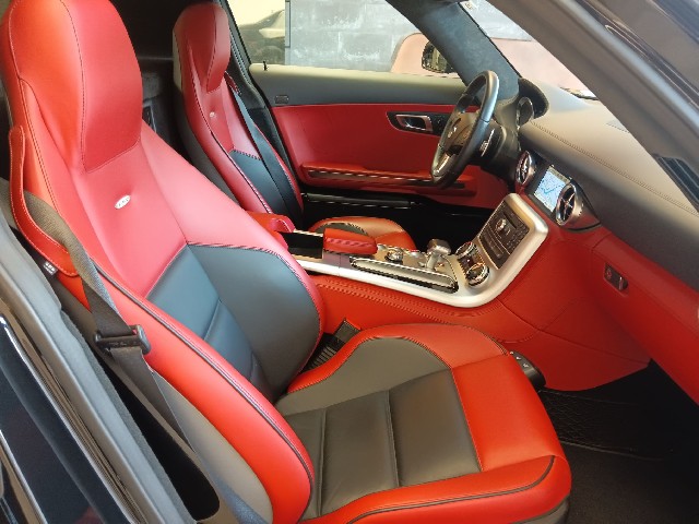 MERCEDES BENZ SLS AMG 2010 Image 31