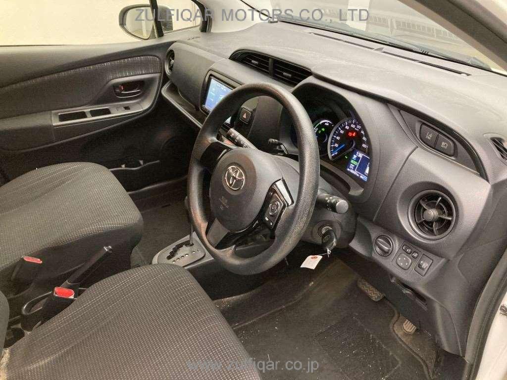 TOYOTA VITZ 2020 Image 5