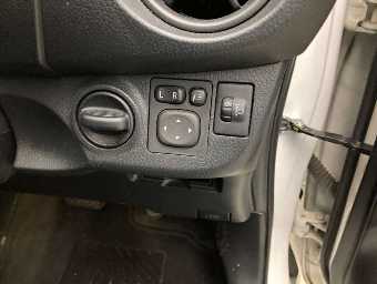 TOYOTA VITZ 2020 Image 7