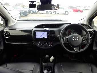 TOYOTA VITZ 2018 Image 5
