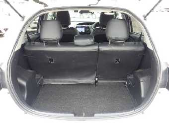 TOYOTA VITZ 2018 Image 15