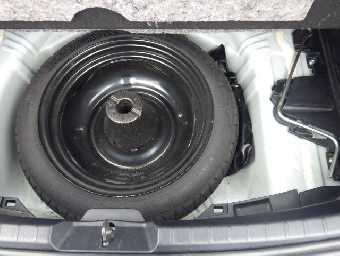 TOYOTA VITZ 2018 Image 17