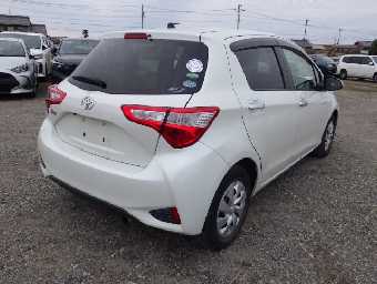 TOYOTA VITZ 2018 Image 3