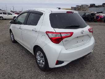 TOYOTA VITZ 2018 Image 4