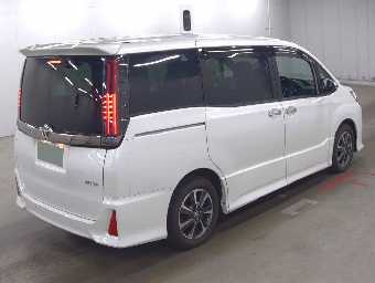 TOYOTA NOAH 2020 Image 4