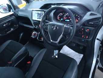 TOYOTA NOAH 2020 Image 5