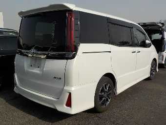 TOYOTA NOAH 2020 Image 9