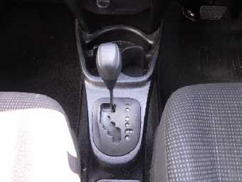 TOYOTA VITZ 2018 Image 6