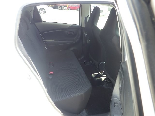 TOYOTA VITZ 2018 Image 26