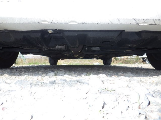 TOYOTA VITZ 2018 Image 31