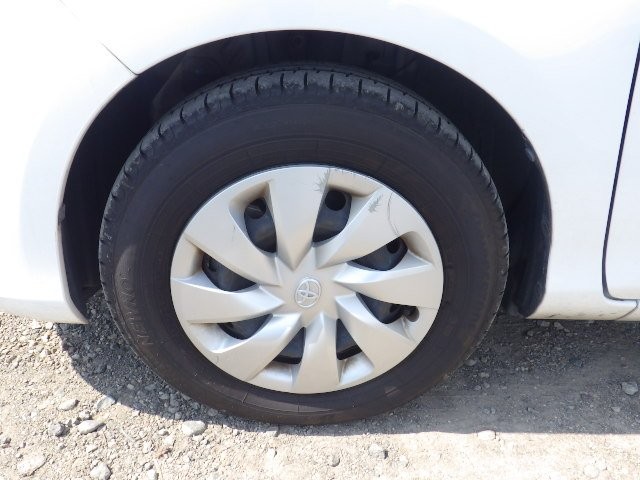 TOYOTA VITZ 2018 Image 32