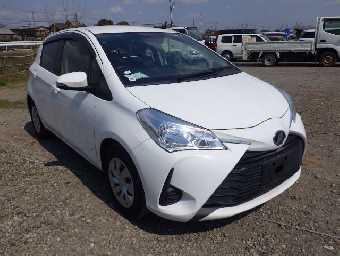 TOYOTA VITZ 2018 Image 2