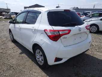 TOYOTA VITZ 2018 Image 3