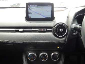 MAZDA DEMIO 2018 Image 9