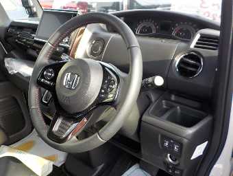 HONDA N-BOX CUSTOM 2022 Image 5