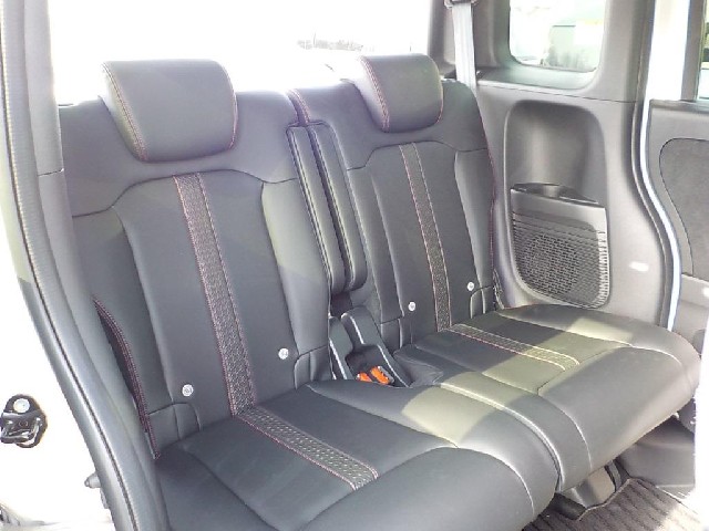 HONDA N-BOX CUSTOM 2022 Image 21