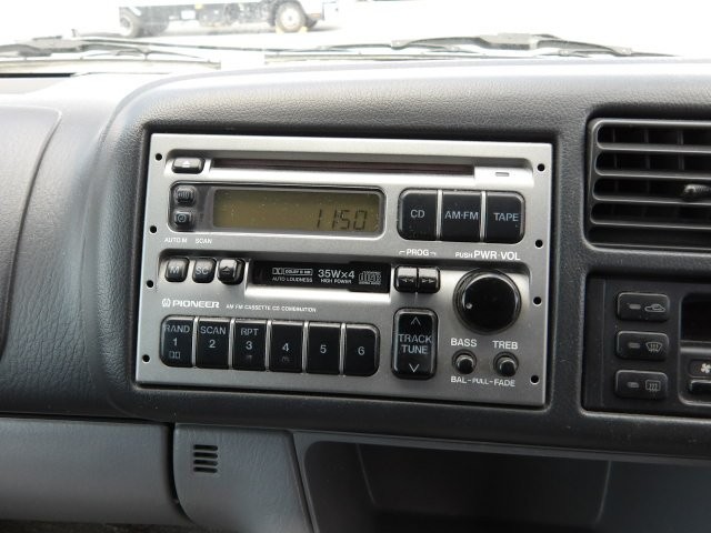 MAZDA BONGO FRIENDEE 2000 Image 19