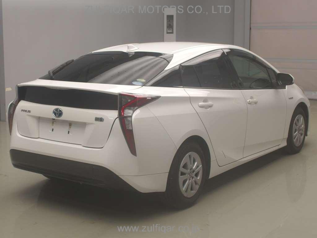 TOYOTA PRIUS 2018 Image 2