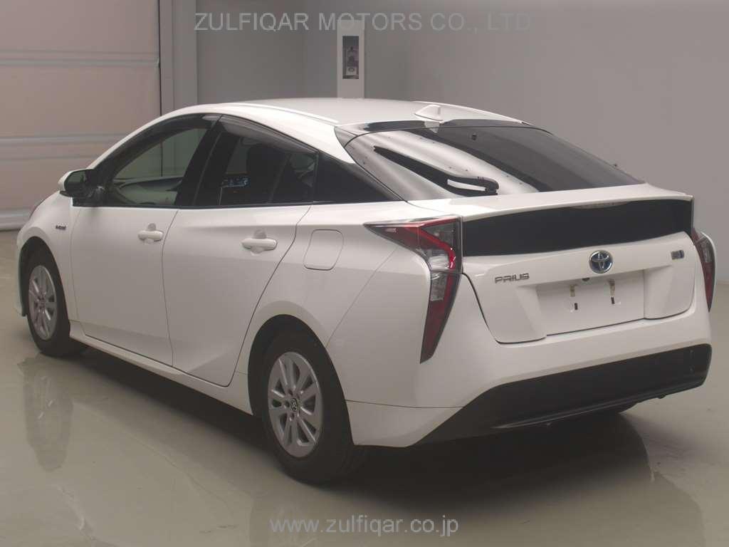 TOYOTA PRIUS 2018 Image 4