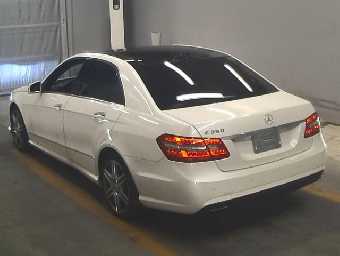 MERCEDES BENZ E CLASS 2012 Image 5