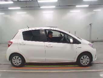 TOYOTA VITZ 2020 Image 3