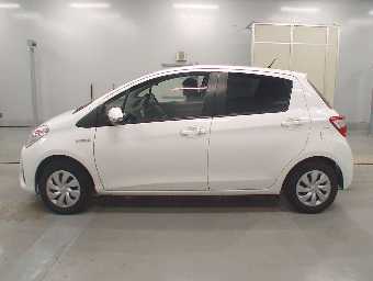TOYOTA VITZ 2020 Image 4