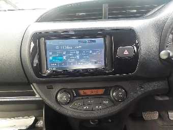 TOYOTA VITZ 2020 Image 9