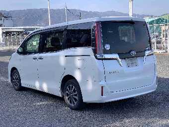 TOYOTA ESQUIRE 2019 Image 4