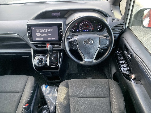 TOYOTA ESQUIRE 2019 Image 20