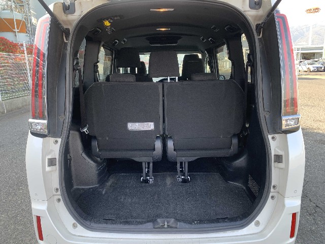 TOYOTA ESQUIRE 2019 Image 25