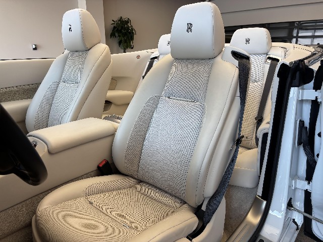 ROLLS ROYCE DAWN 2017 Image 39