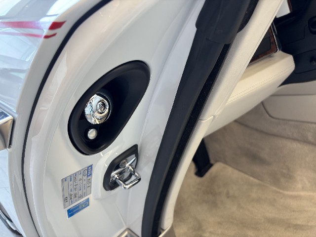 ROLLS ROYCE DAWN 2017 Image 41