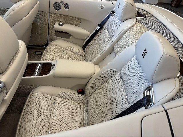 ROLLS ROYCE DAWN 2017 Image 42
